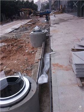 导光管采光系统施工进行中 导光管采光系统施工进行中