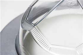 钻石采光罩对正午过强阳光入射有何应对措施