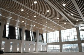 使用自然光照明系统的建筑空间