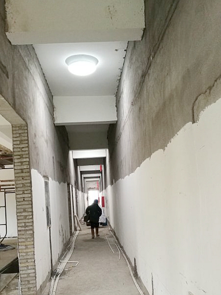 正能量光导照明系统雨天室内效果