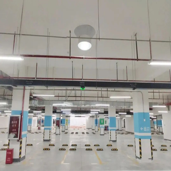 赣州高铁西站双模式无电照明系统室外安装效果